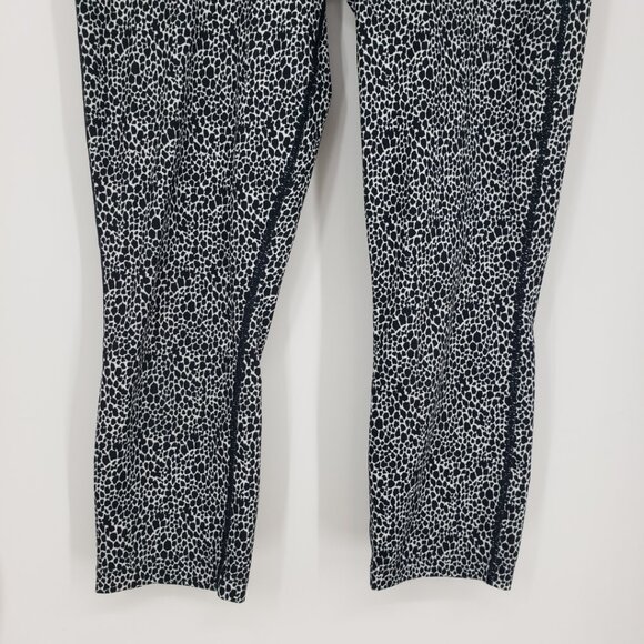 3/$25 Nike Animal Cheetah Print Athletic Leggings XS Dri Fit Active Capri Black - Picture 5 of 8